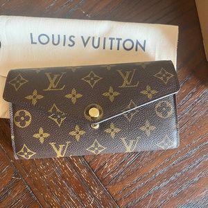 Louis Vuitton Sarah Wallet